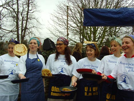 Olney_pancake_race_1