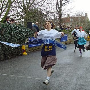 Olney_pancake_race_4