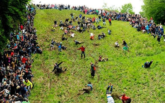 Cheese_rolling_festival