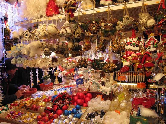 Christmas_market,_Strasbourg_2