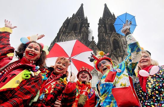 ドイツ、“ケルンのカーニバル”のハイライト『薔薇の月曜日(Rosenmontag