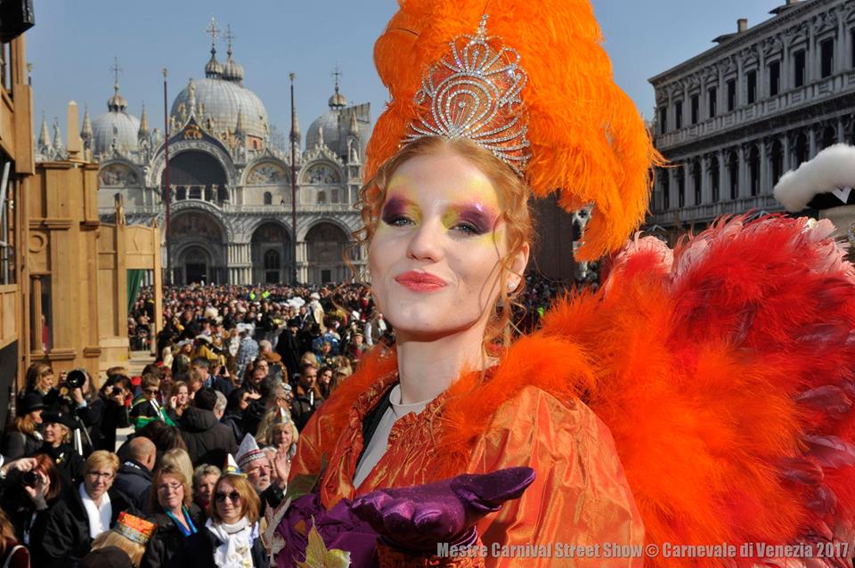 イタリア 仮面で派手に仮装 ヴェネツィアのカーニバル ヨーロッパ旅行情報 Euro Tour